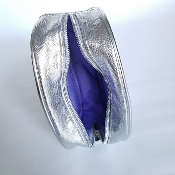 Vince Camuto cosmetic bag - Picture 4 of 7